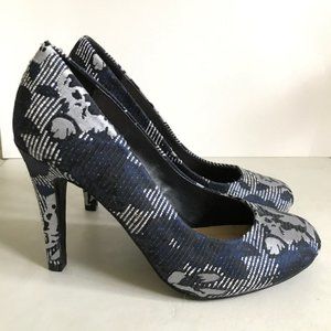 Gorgeous Blue Brocade dress heels